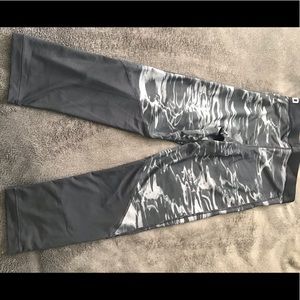 Nike Pants - Nike Pro Dri-Fit compression capris Nike Pants - Nike Pro Dri-Fit compression capris